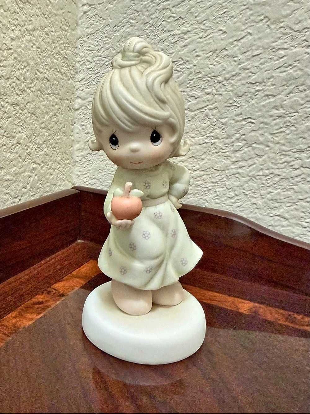 Precious Moments "Yield Not to Temptation" figurine Ceramic Figurine vintage
